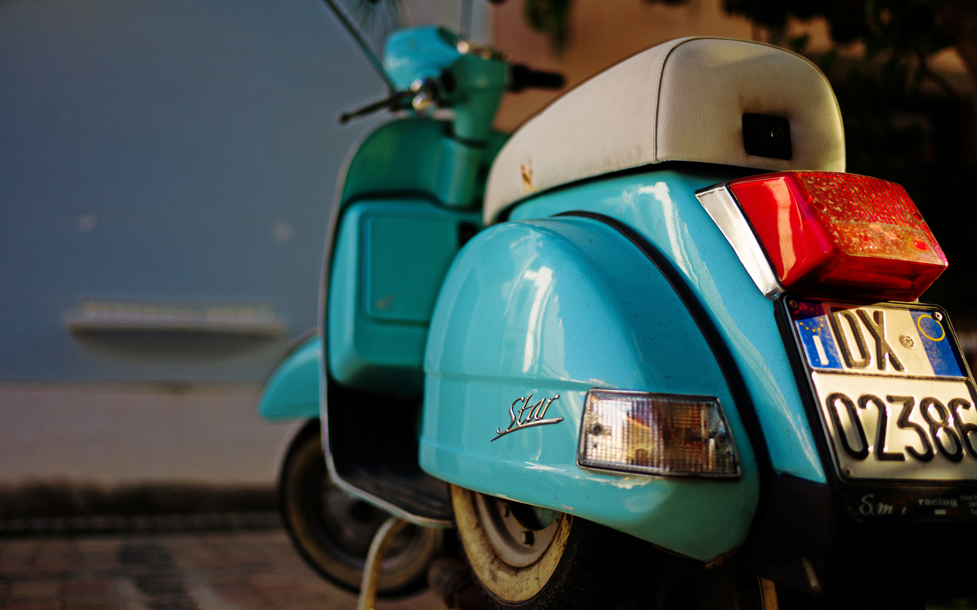 Vintage Scooter HD Wallpaper