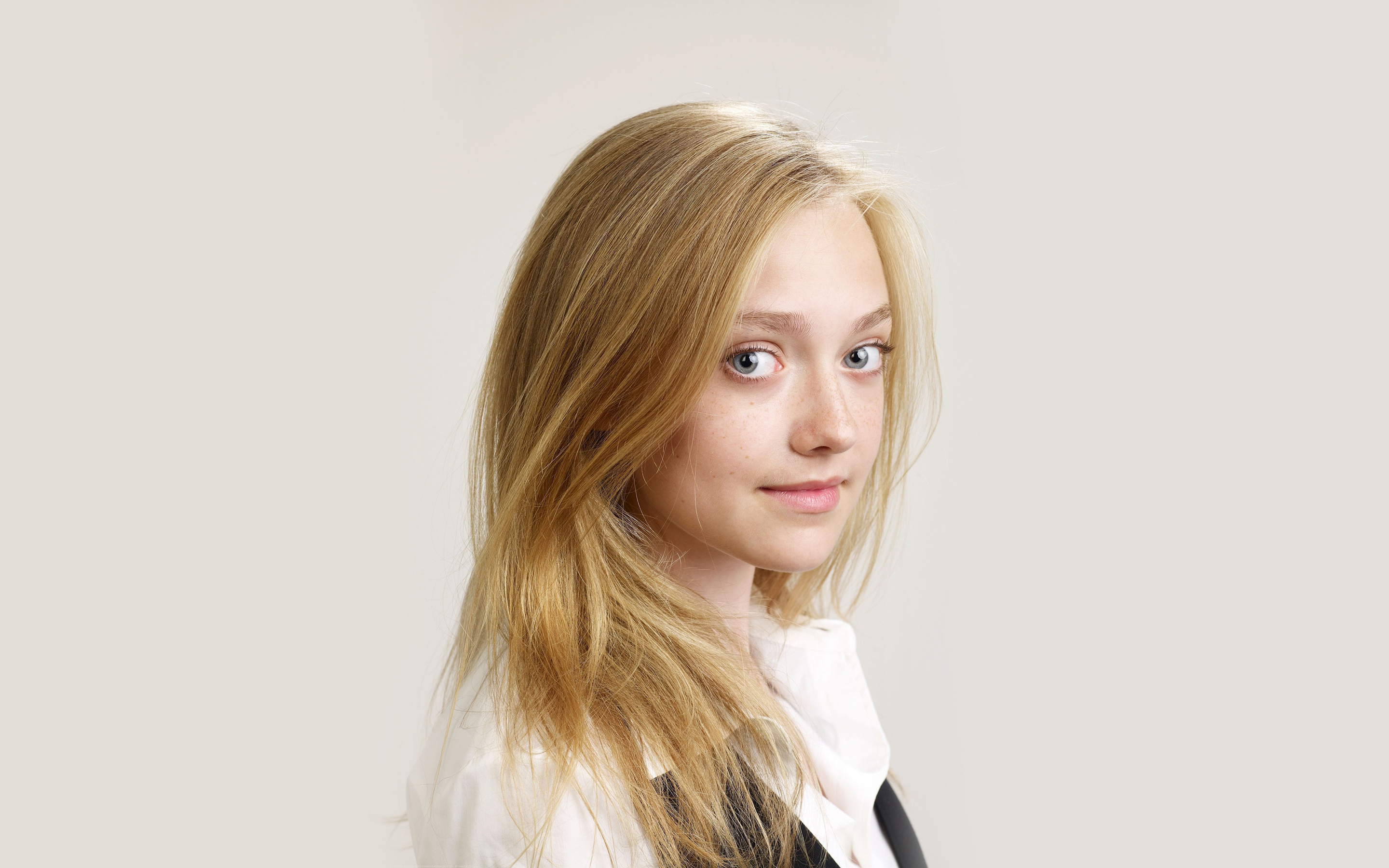 Download Actress American Celebrity Dakota Fanning HD Wallpaper