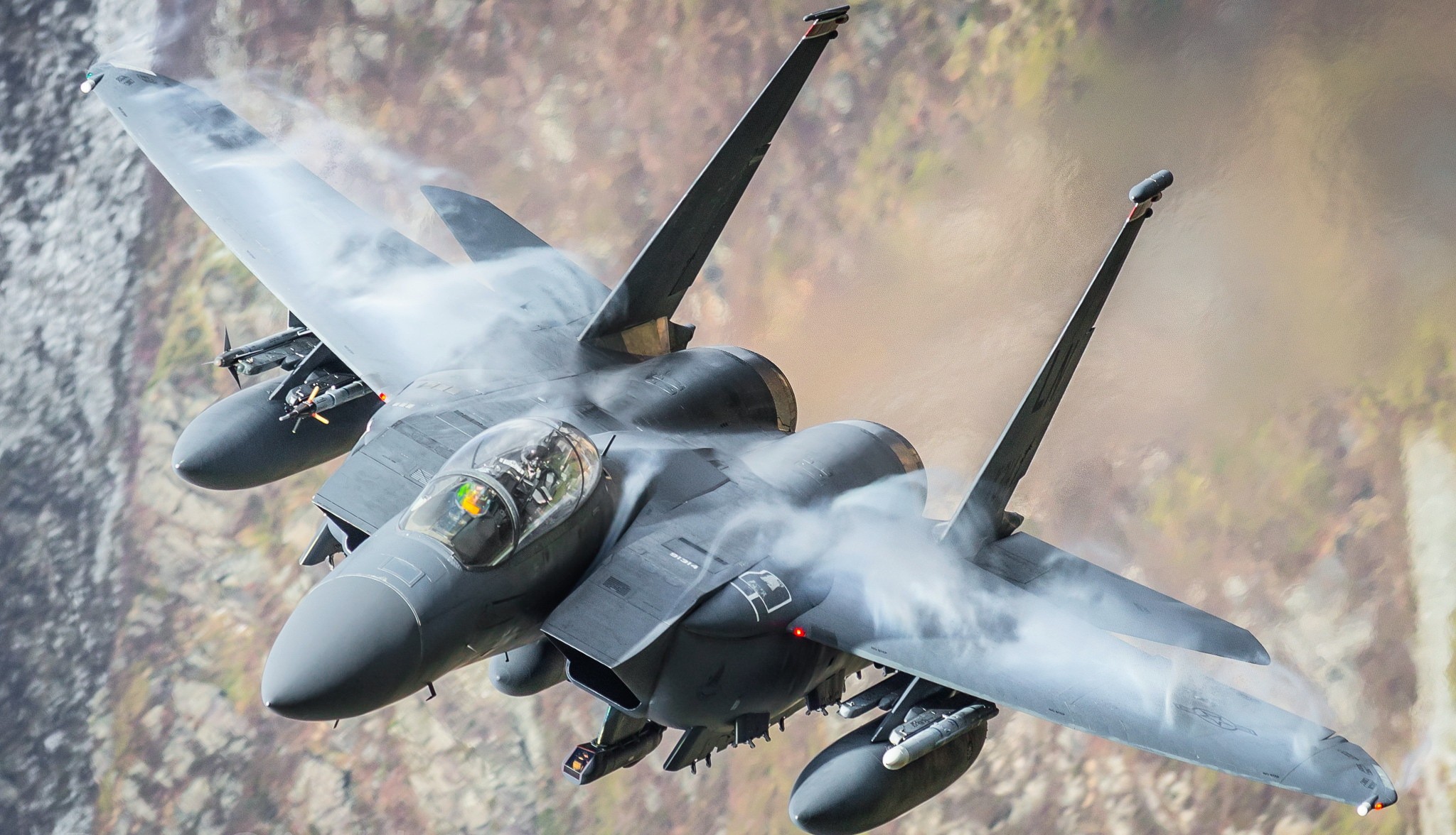 Stunning HD Wallpaper of the McDonnell Douglas F-15 Eagle in Action