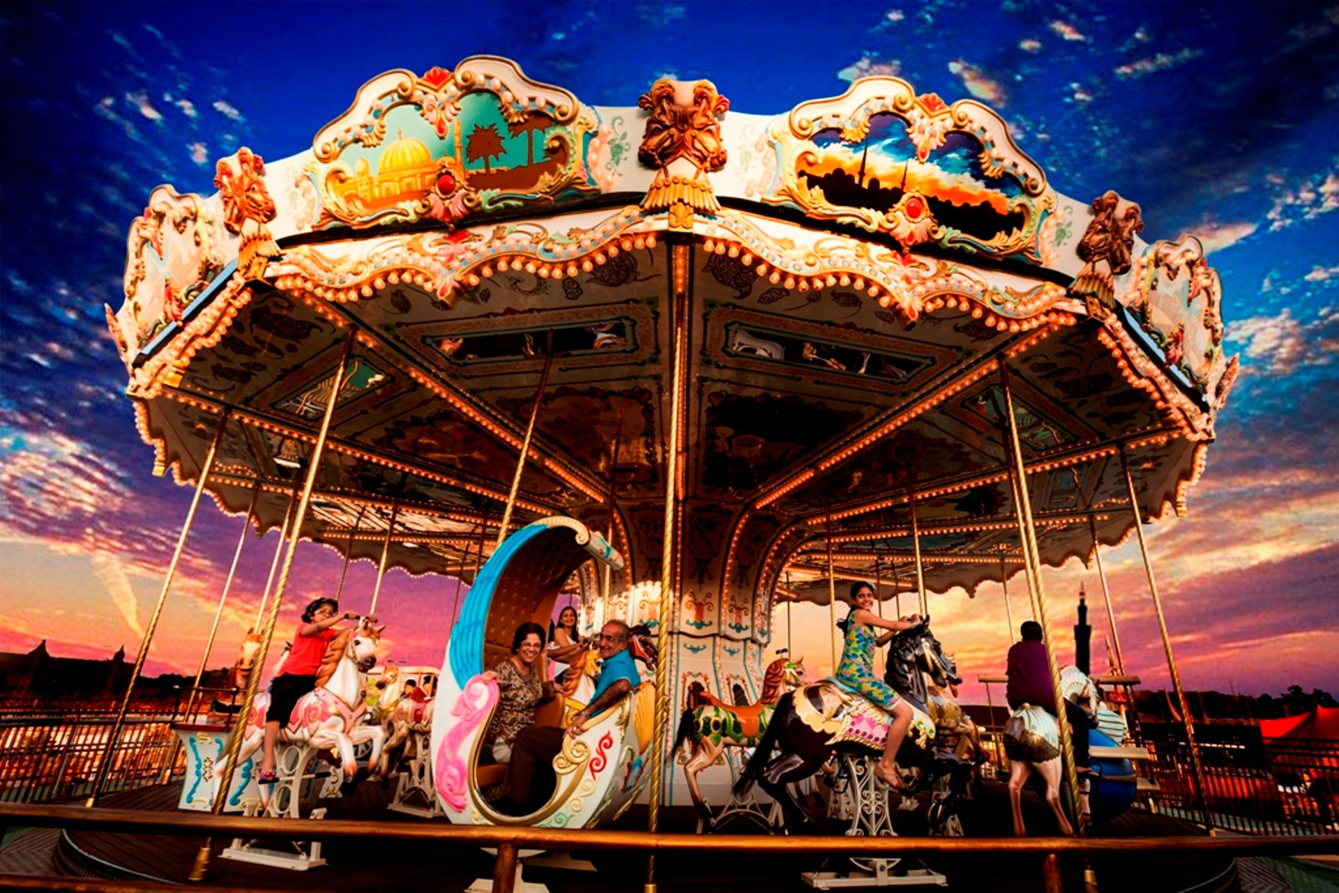 Download Man Made Carousel HD Wallpaper