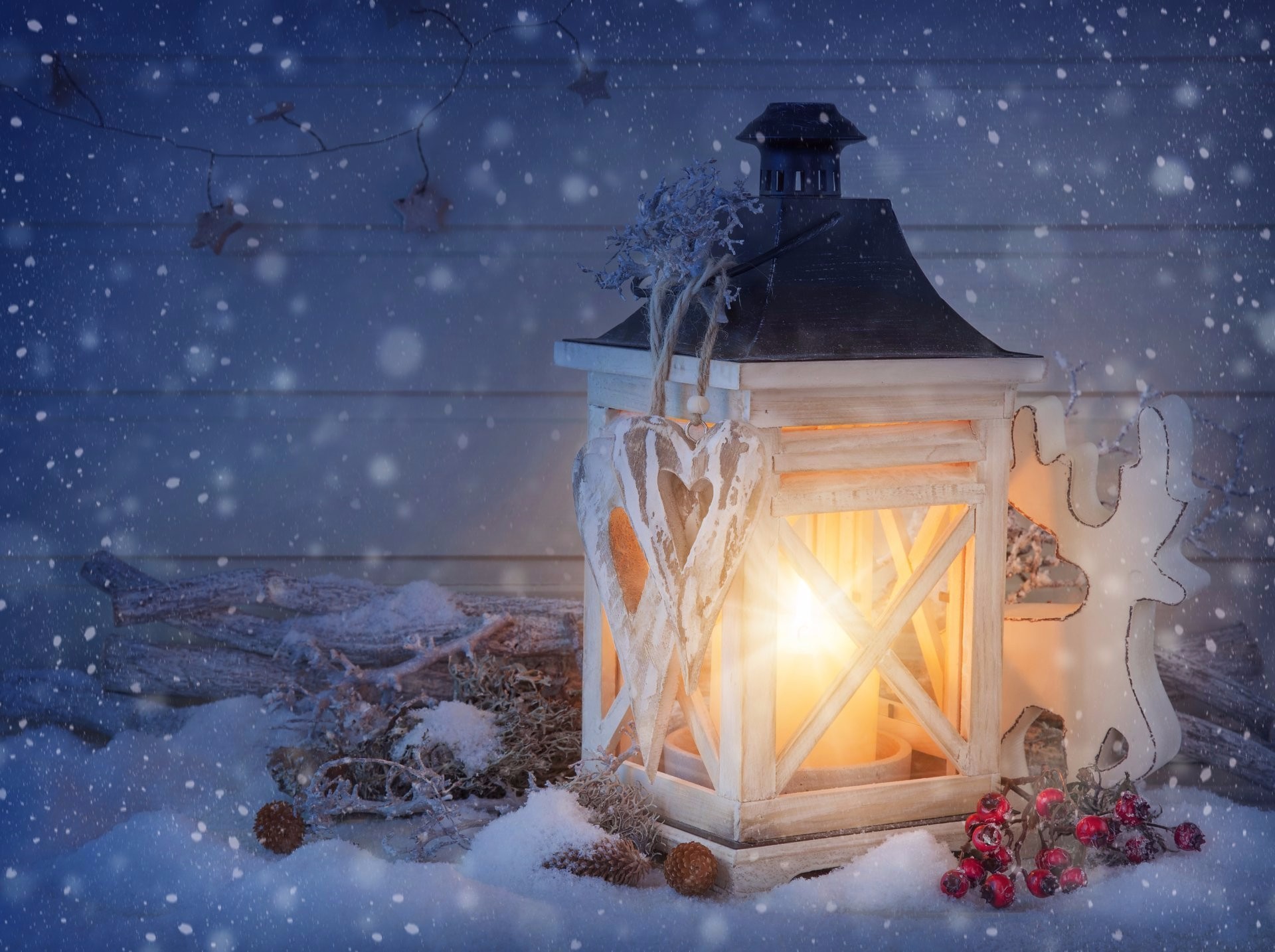 Holiday Lantern in Snowfall HD Wallpaper