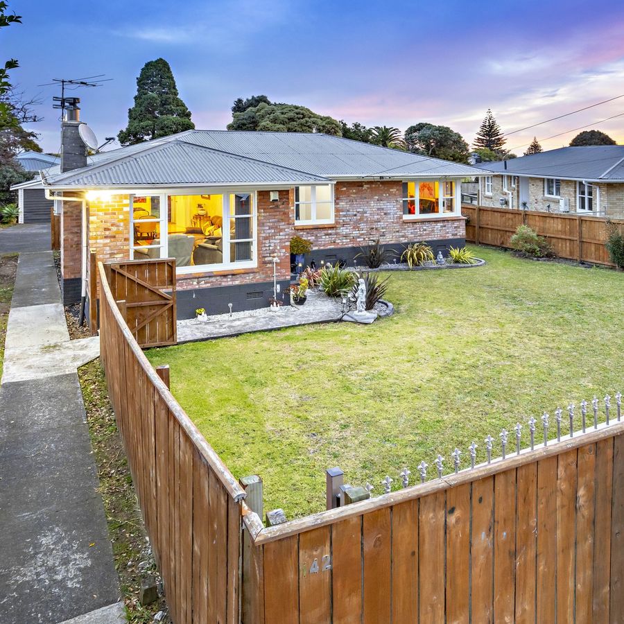 Free property data for 142 Russell Road, Manurewa, Auckland homes.co.nz