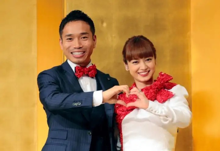 長友佑都＆平愛梨、夫婦でCm初共演 「ただいまー！」「おかえりー！」明るい笑顔にほっこり | Oricon News 恭喜］日本國腳長友佑都向平愛梨求婚成功！ | 香港國米陣線Inter Club Hong Kong | 球迷世界- Fanpiece