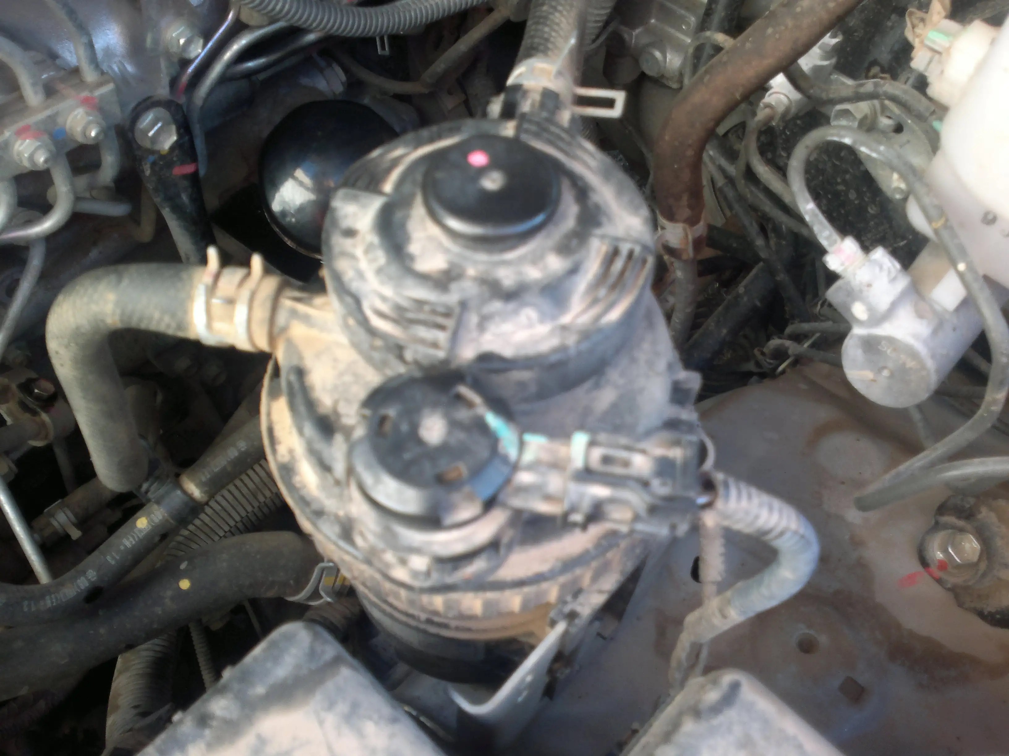 como cambiar filtro de combustible Hilux 2.5L y 3.0L D4D, FOTOS!