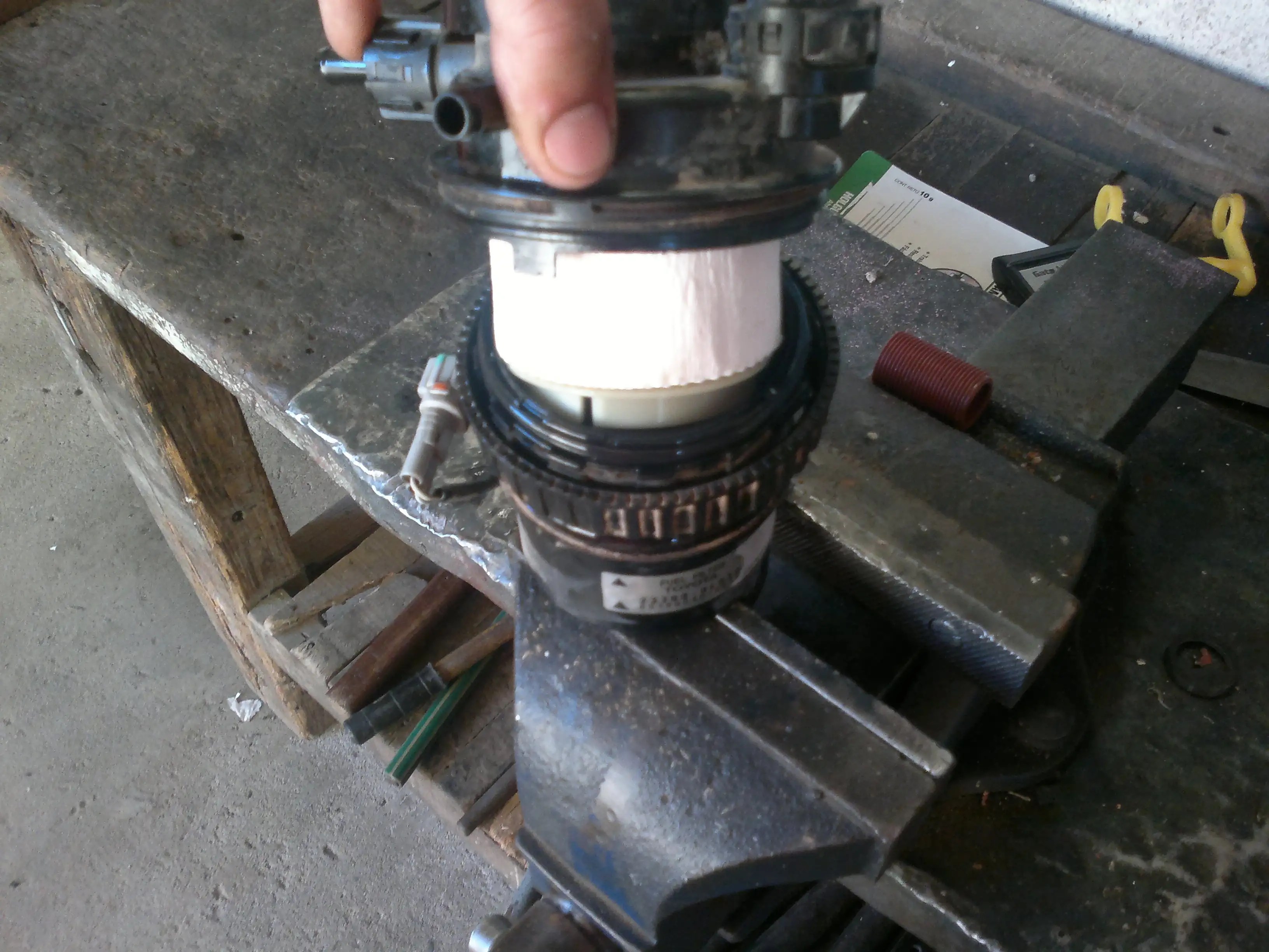 como cambiar filtro de combustible Hilux 2.5L y 3.0L D4D, FOTOS!