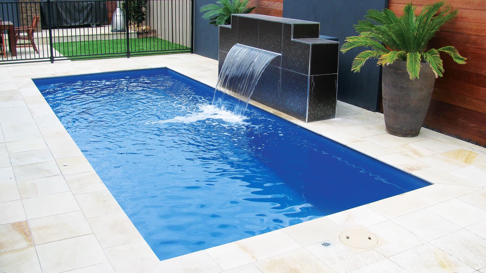 The Vision small fiberglass swimming pool Imagine Pools