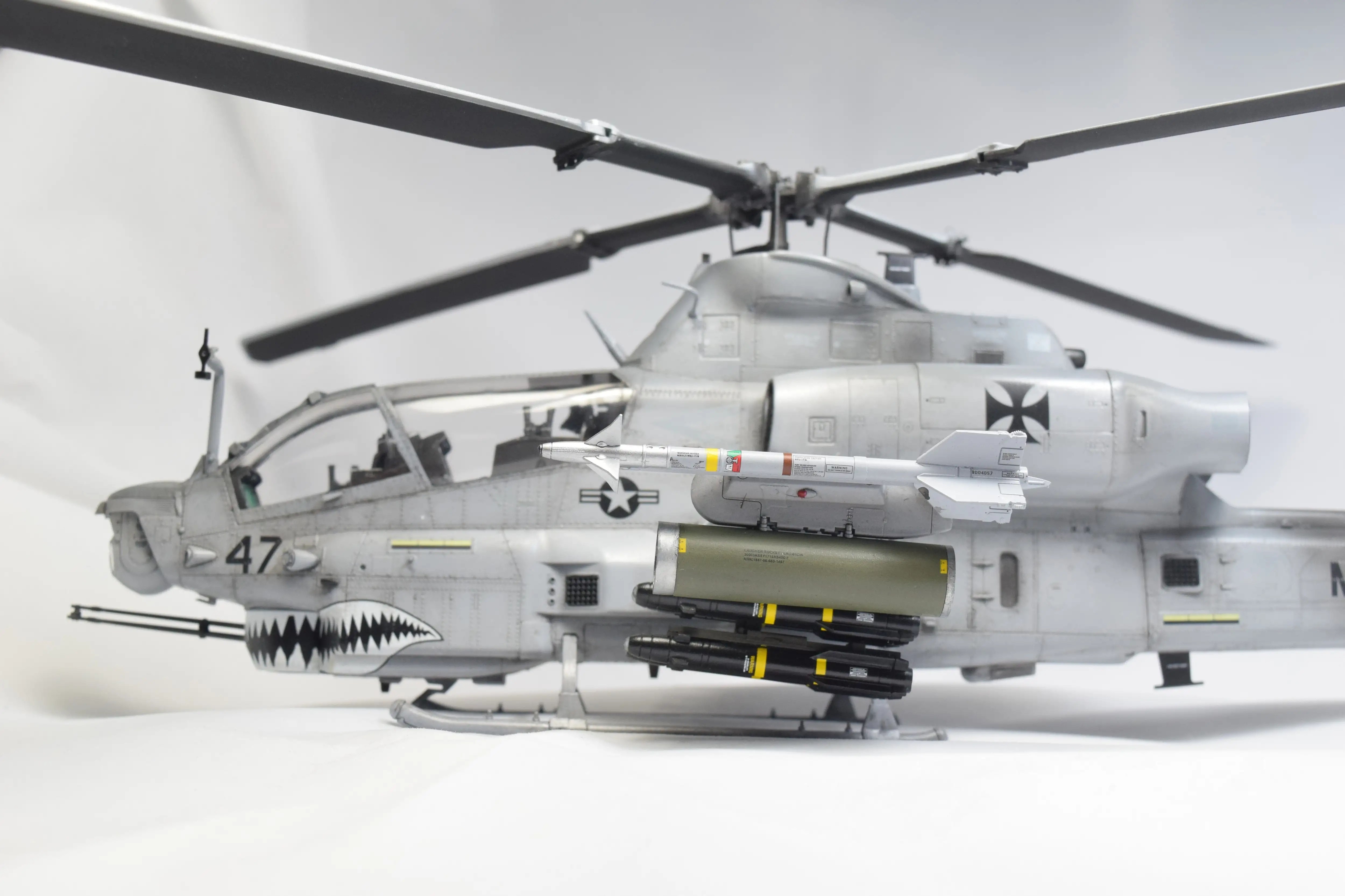 1/35 Academy AH1Z Viper The Display Case ARC Discussion Forums