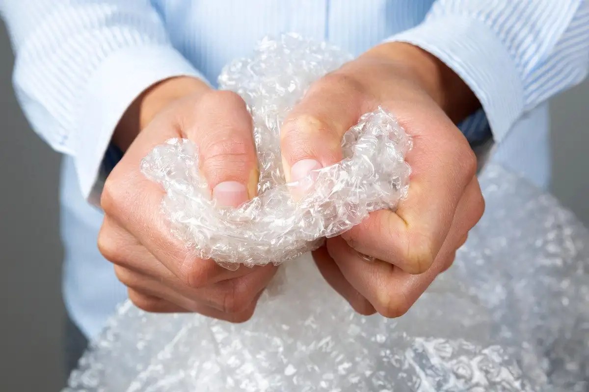 Packing Peanuts Vs Bubble Wrap