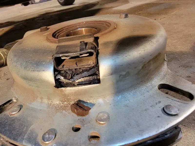 ZT1 PTO clutch Overheating common? Only Cub Cadets