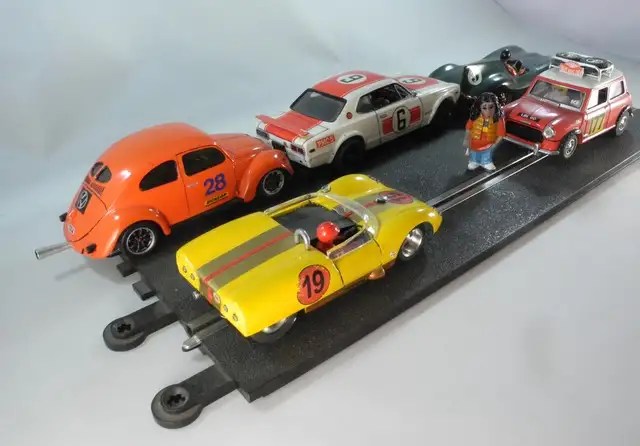 Anyone want to see some 1/32 slot cars? | The Drastic Plastics Model