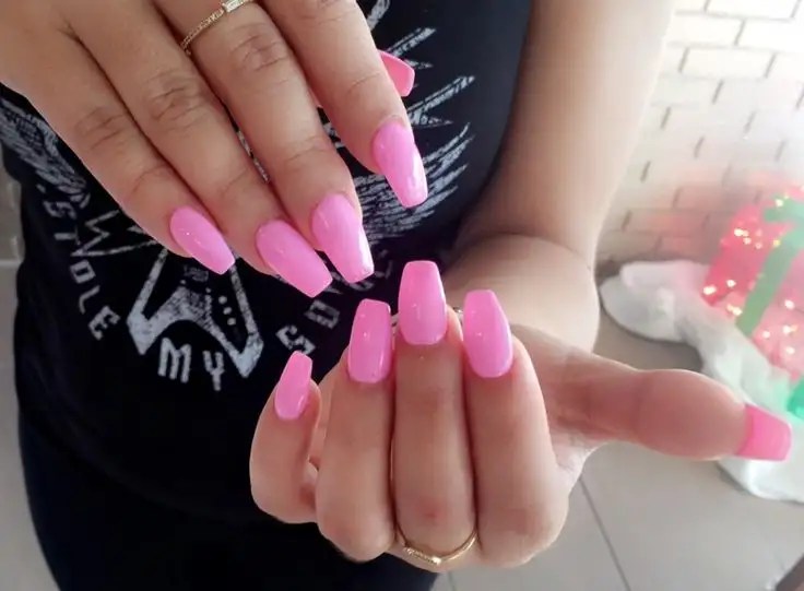 Bubble Gum Square Round Nails