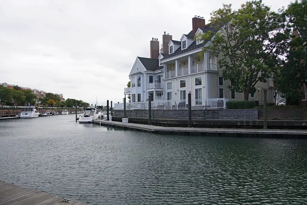 Venice in Jersey City Port Liberte Dyxum