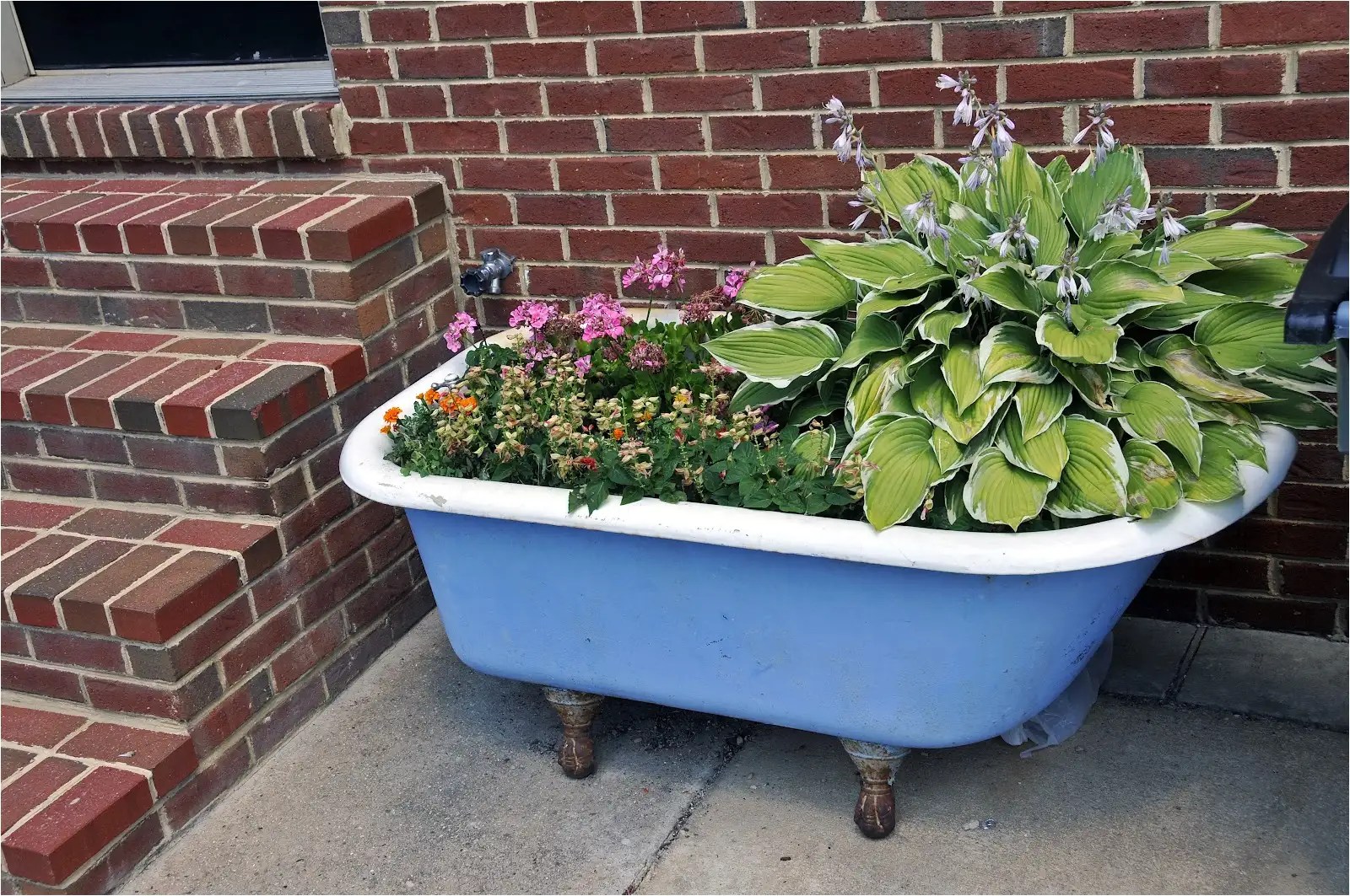 Decorating Ideas For Garden Tub