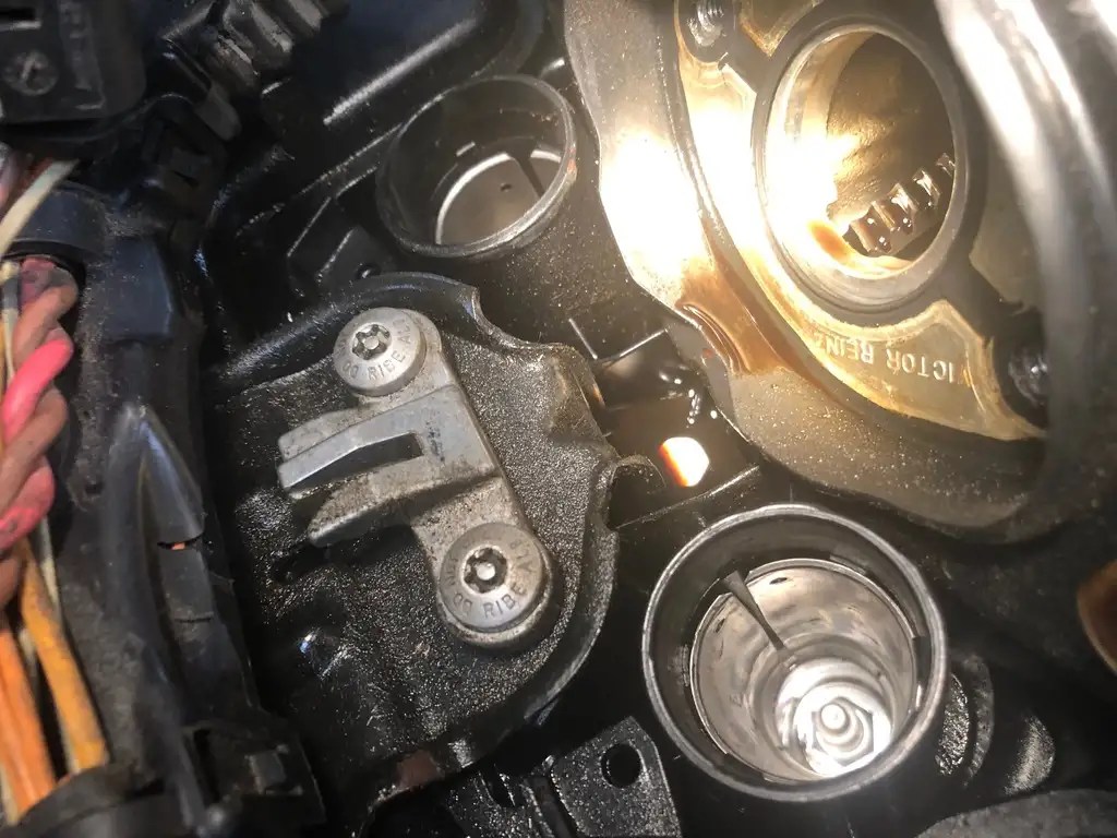 N52 oil leak. Valvetronic actuator?