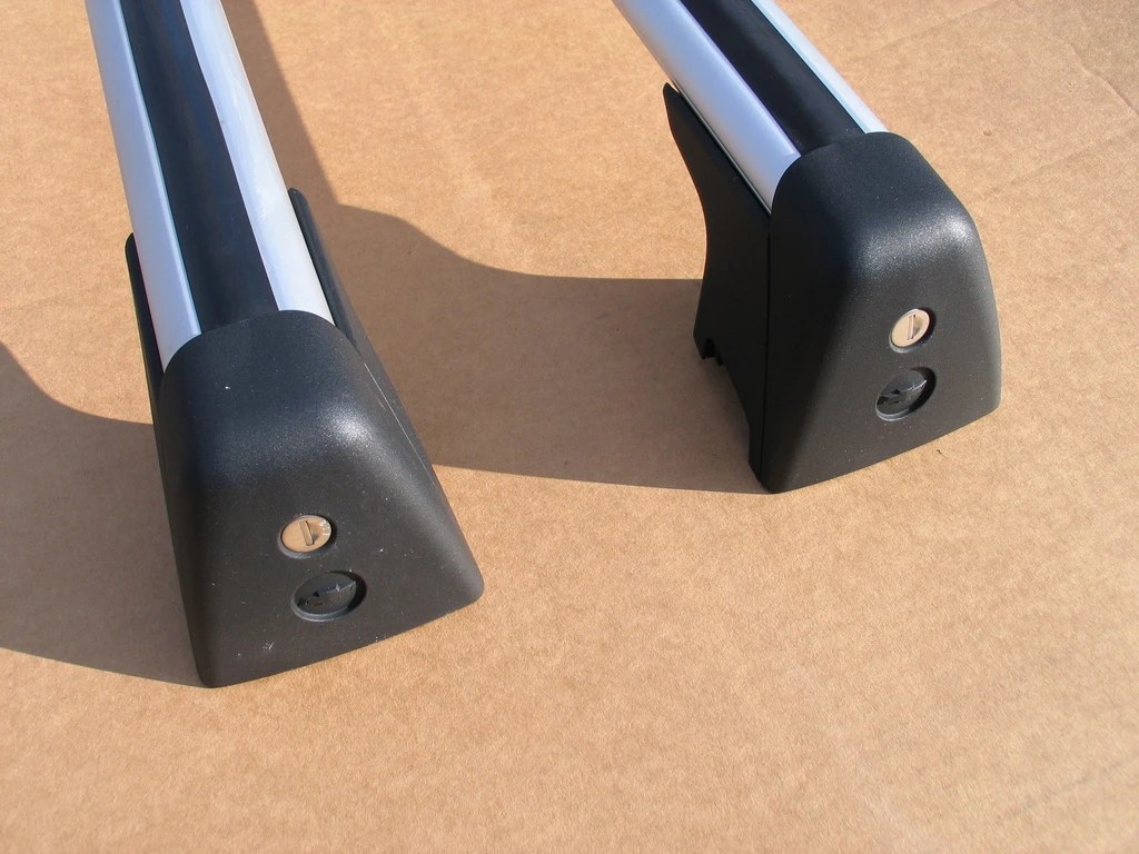 GM Chevy Trax Factory OEM Roof Rack Crossbars 2013 to 2019 Excellent