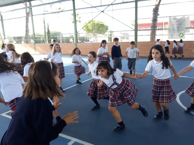 Formamos una cadena Colegio Nuestra Señora del Carmen