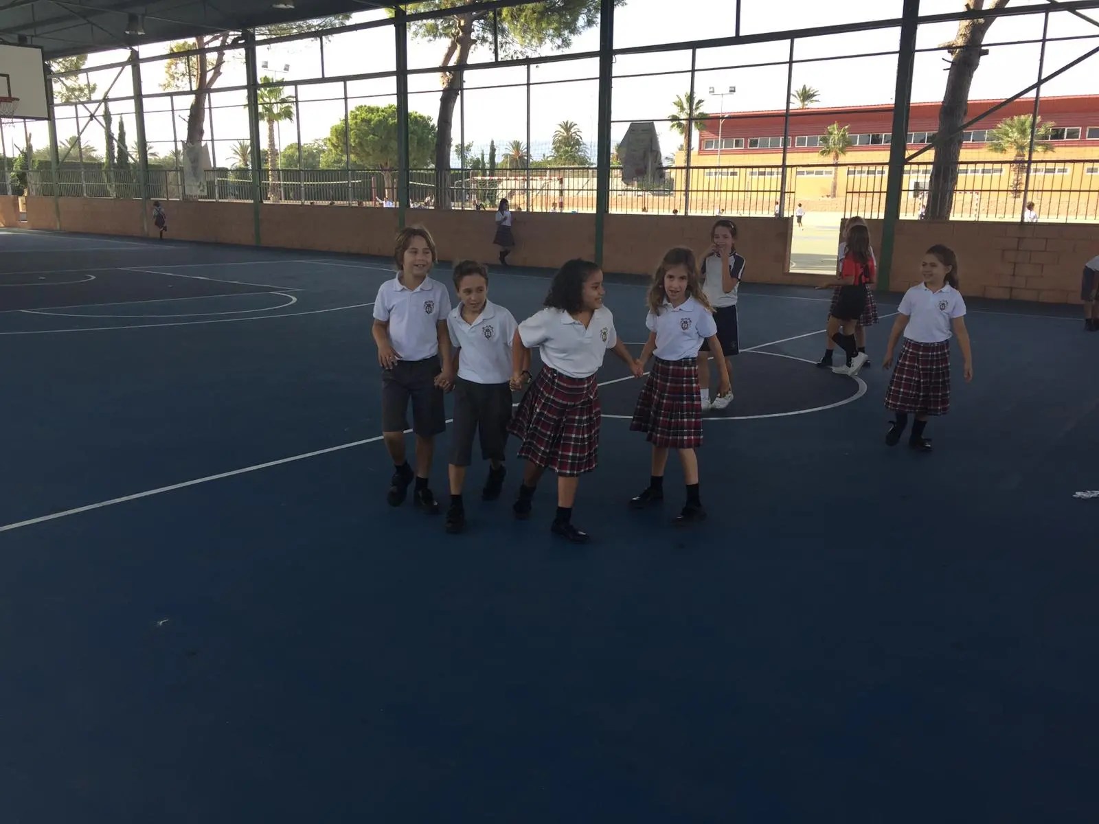 Formamos una cadena Colegio Nuestra Señora del Carmen