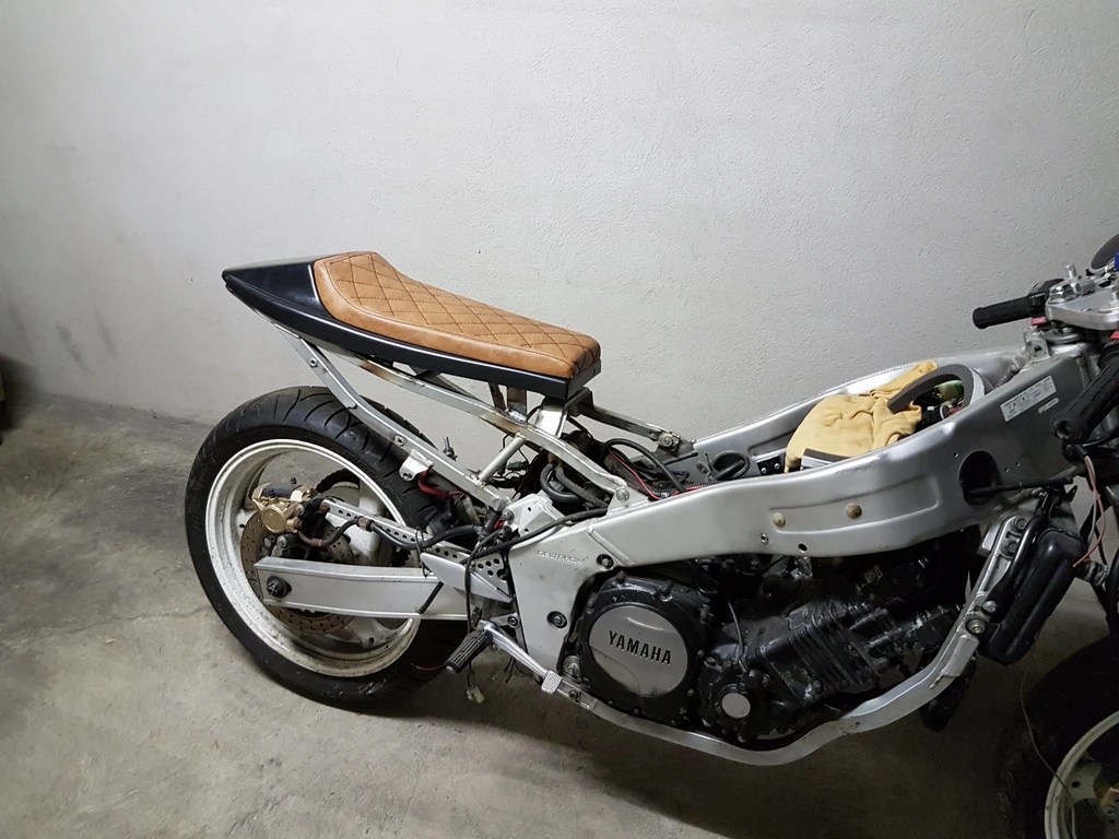 Préparation café racer - Forum YAMAHA 1000 FZR (1024 x 768 Pixel)