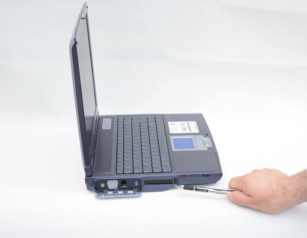 LOOK! SONY VAIO MINIDISC LAPTOP 30GB MDLP DOUBLEHiMD DVD CD MMS USB