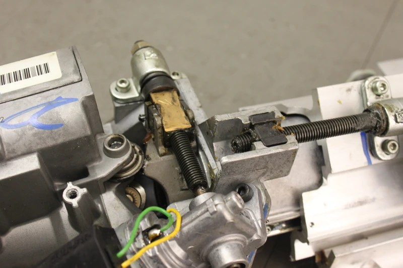 0305 Land Rover Range Rover L322 Power Adjust Steering Column QMB 000