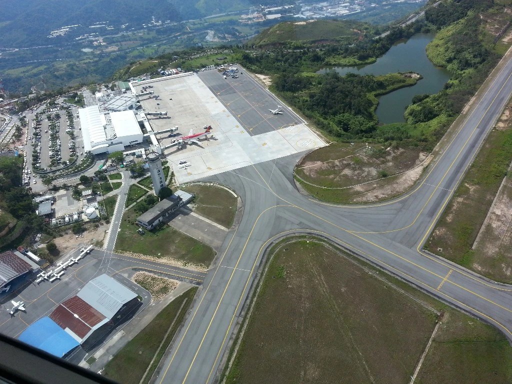 LEBRIJA / BUCARAMANGA Aeropuerto Internacional Palonegro [SKBGBGA