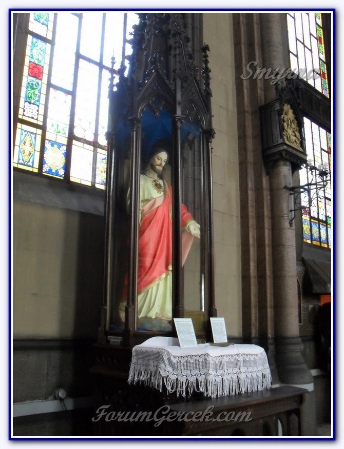 St. Antoine Katolik Kilisesi Taksim Forum Gerçek