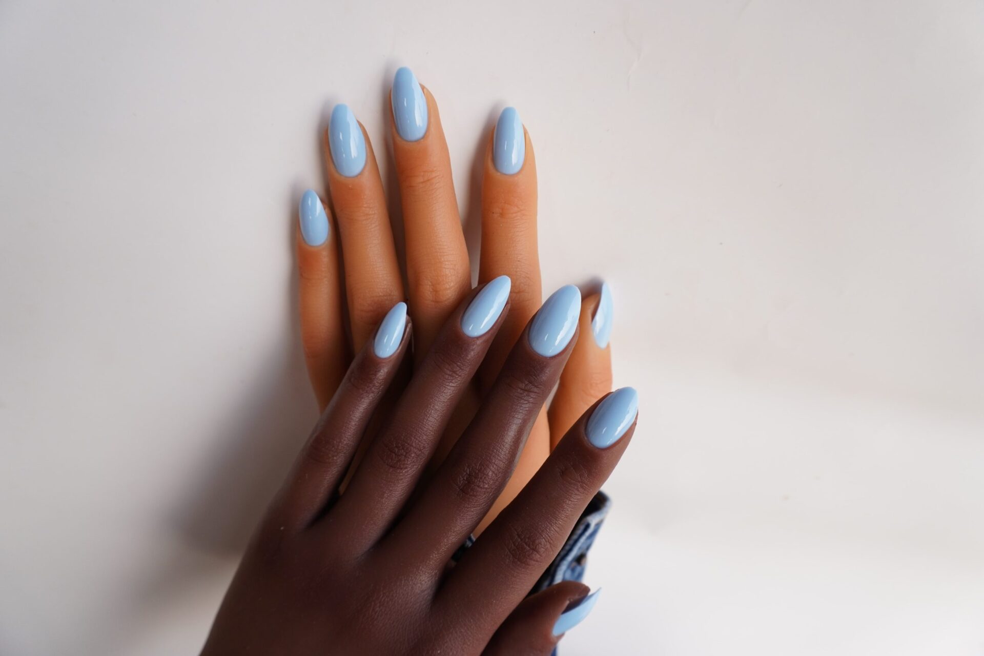 Press On Nails vs. Traditional Manicures Which is Better for Your