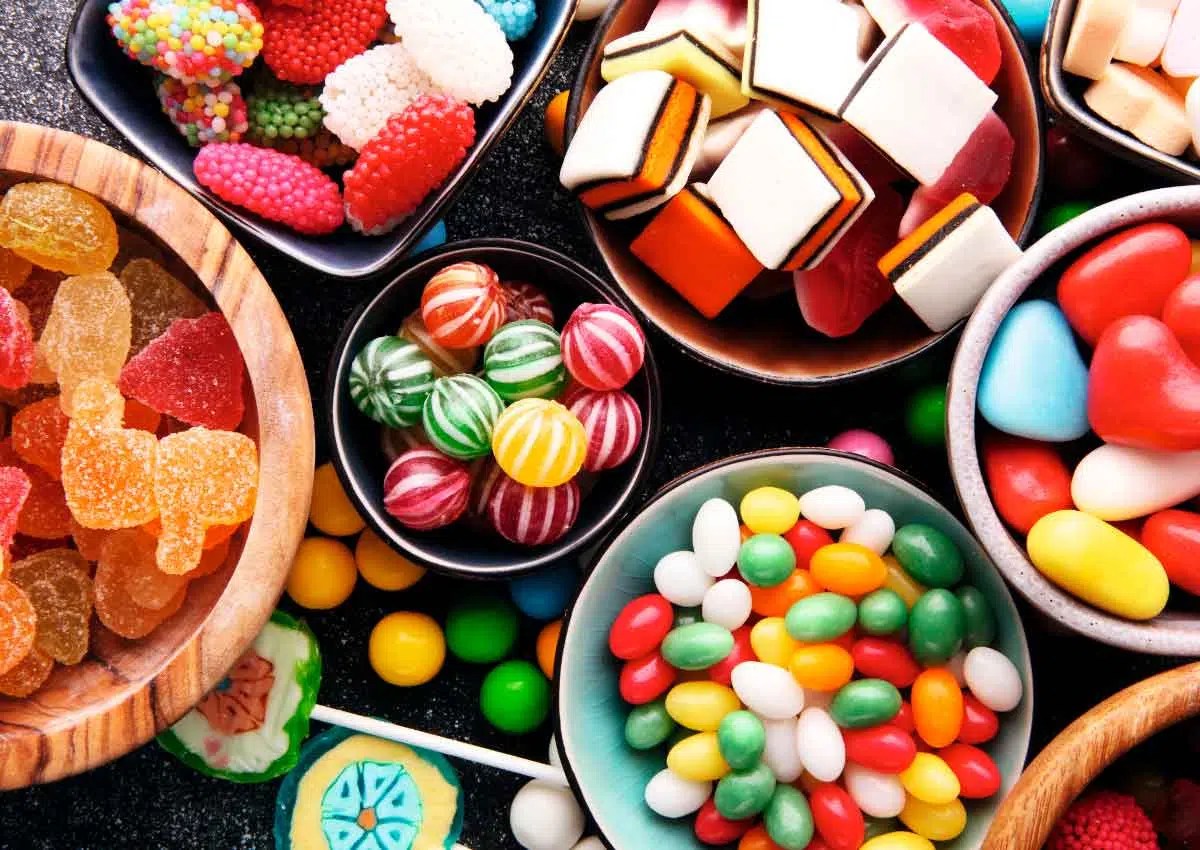 Carmine in confectionery and bakery Candy Red Velvet Bakery Cakes