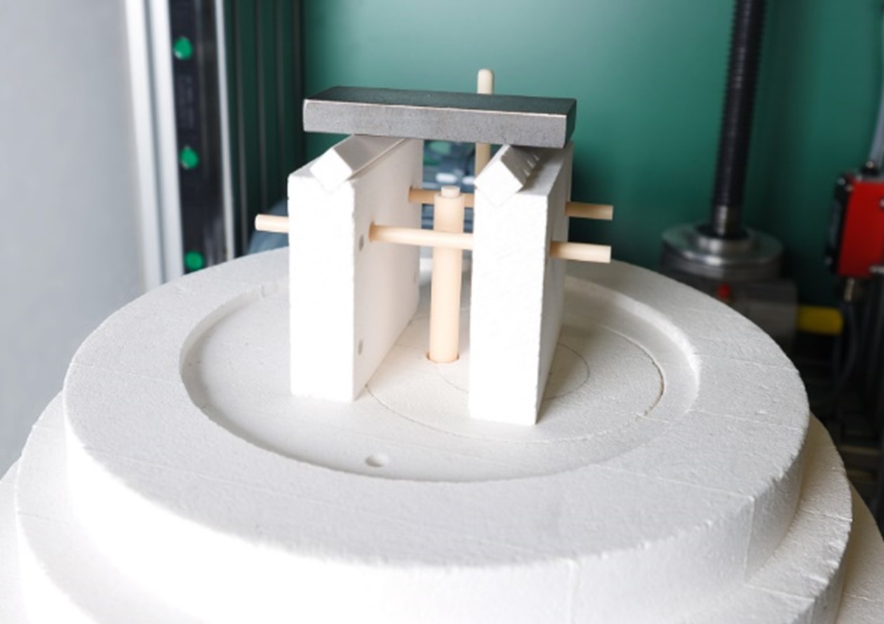 Young's modulus for cast iron IMCE NV