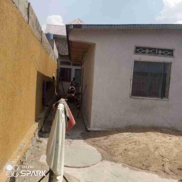 Terrain / parcelle A VENDRE Kinshasa NgiriNgiri Parcelle Quartier