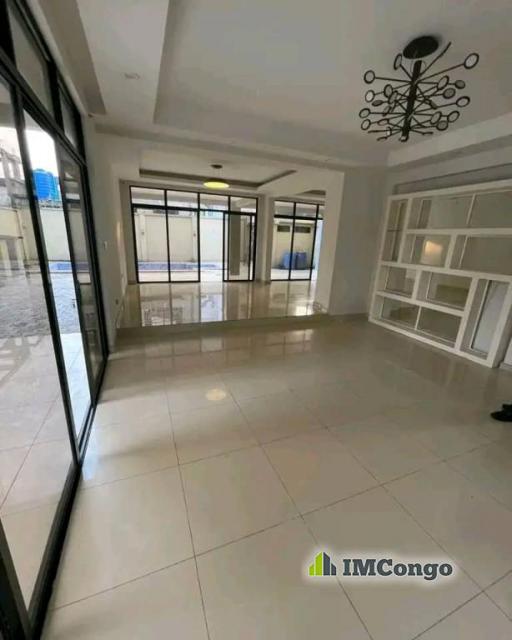 House / villa FOR SALE Kinshasa Ngaliema House Neighborhood Mbinza