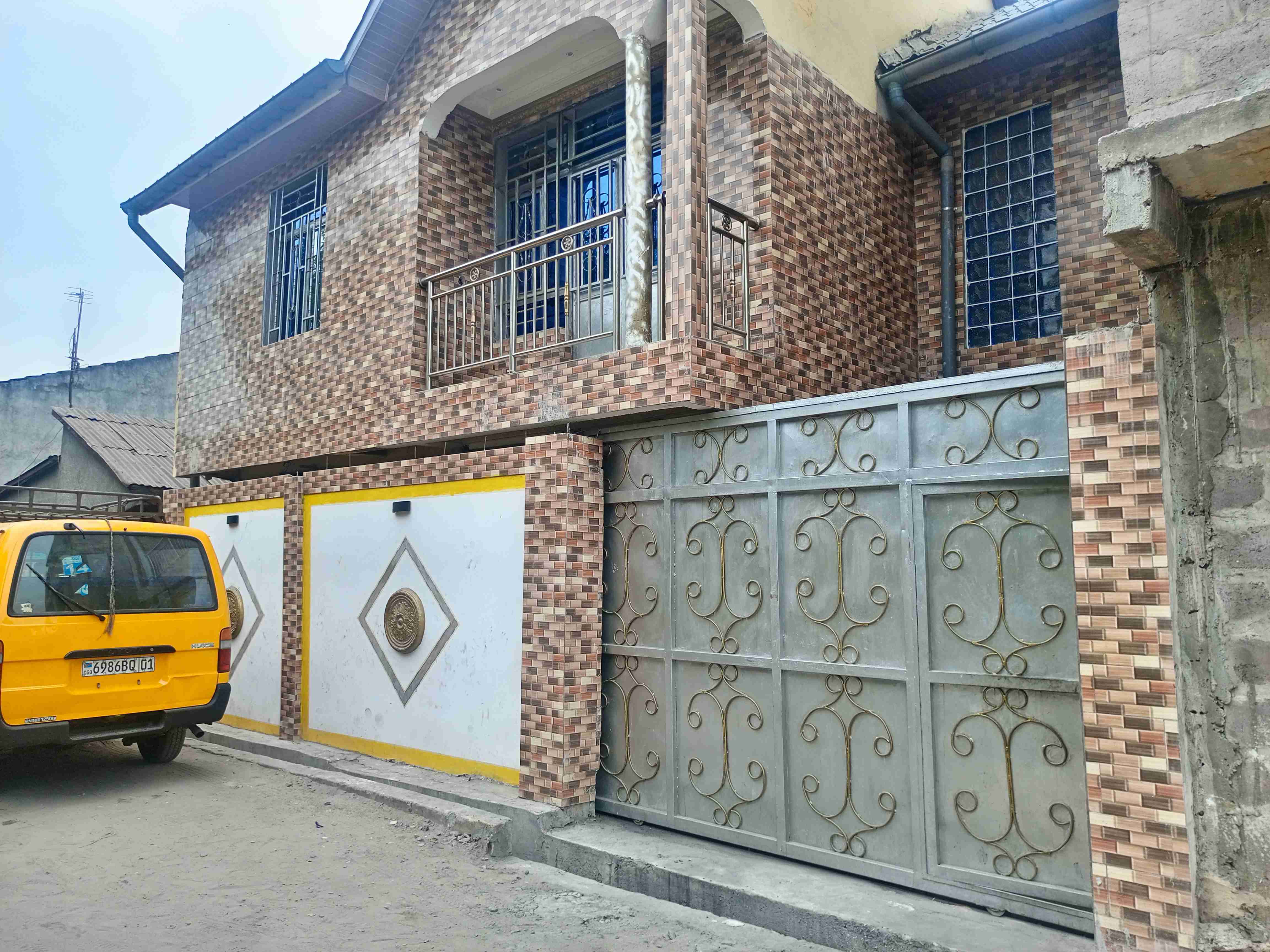 BIENS A VENDRE, Maison / villa, Nombre de chambre(s) peu importeLieu Kinshasa Page 2