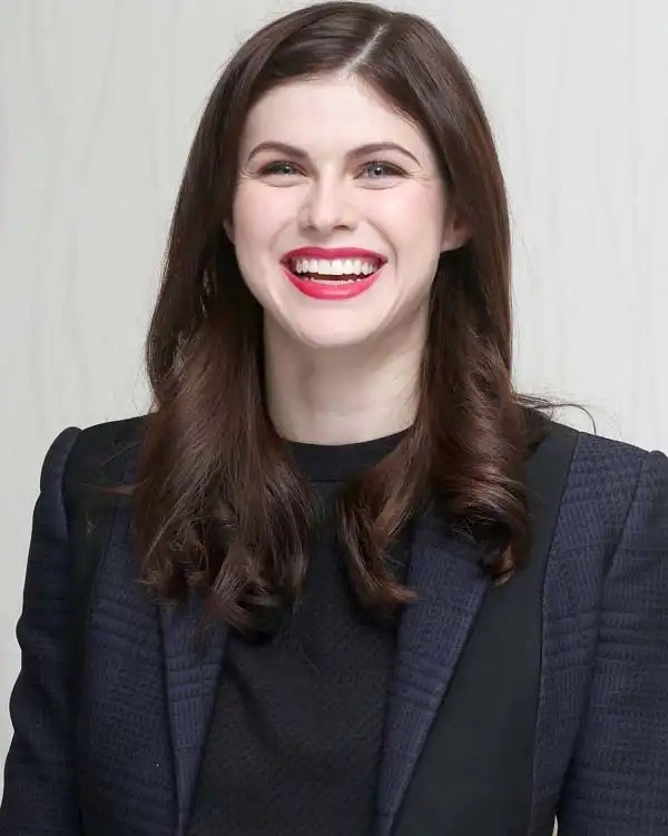 Alexandra Daddario Age, Height, Eyes, Husband, Movies, Biography & More