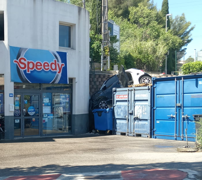 You can't park here, mate!