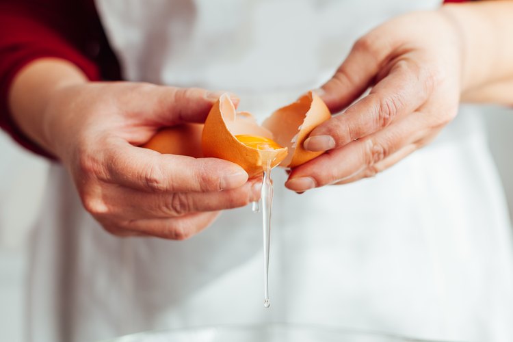 How to Substitute Egg Whites for Eggs in Baking LEAFtv