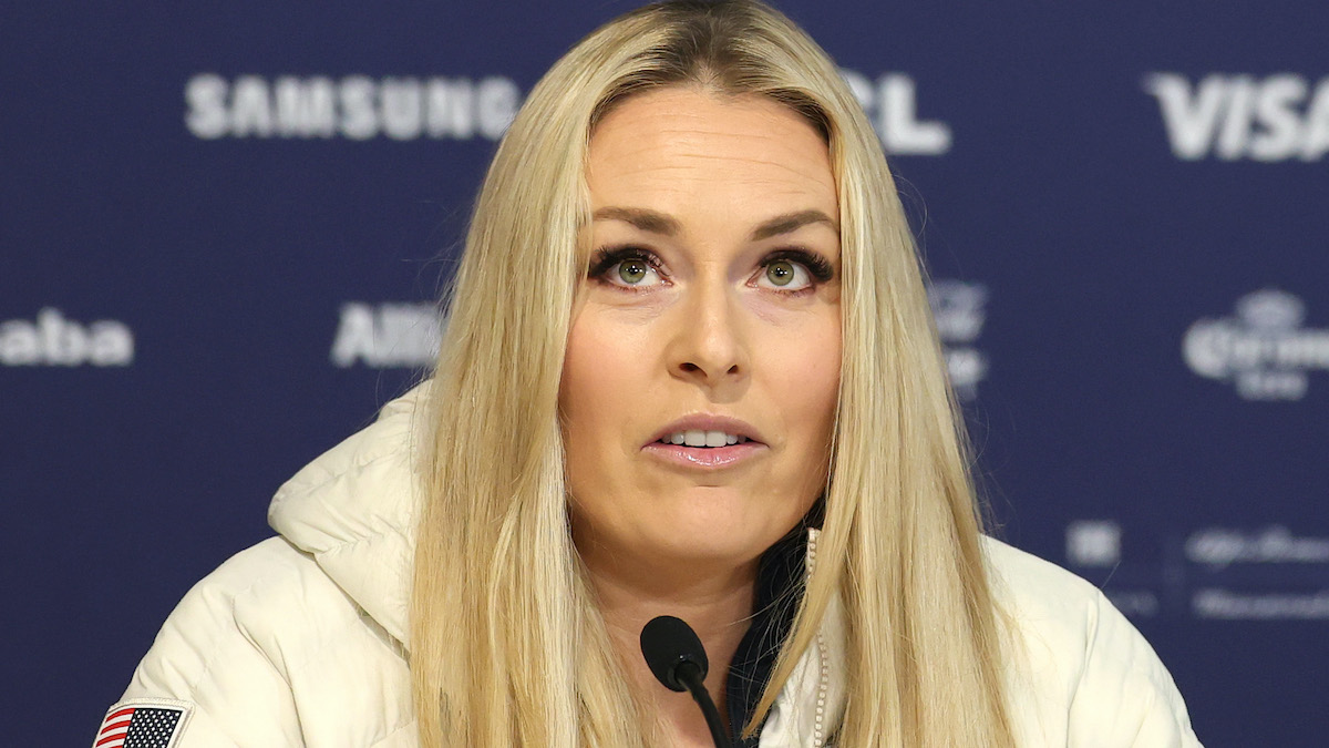 Doctor issues stark warning as Lindsey Vonn plans to ski Olympics on