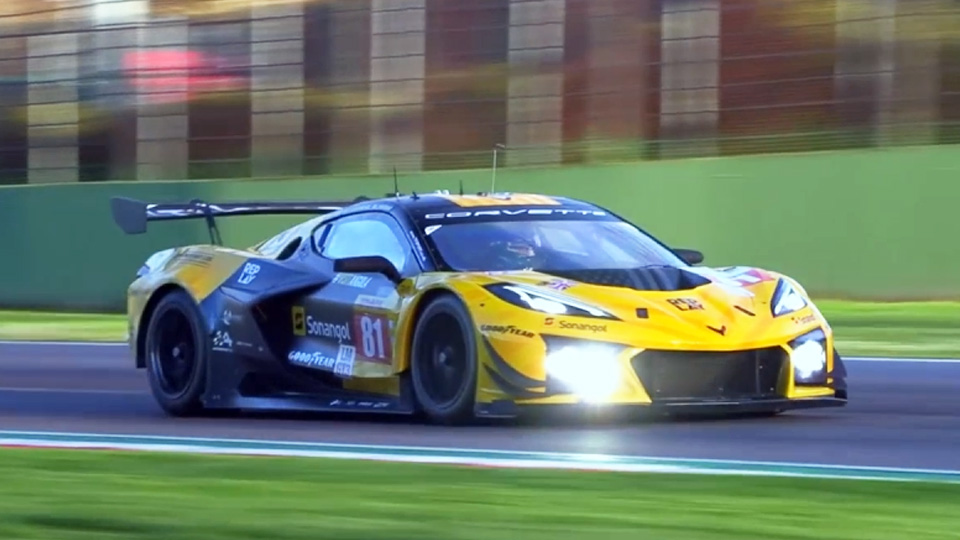 How loud is the Corvette C8 Z06 under full power acceleration?
