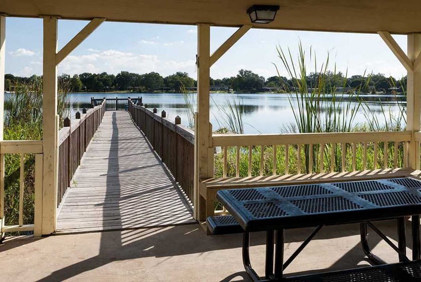 The Enclave at Lake Underhill Orlando Apartments