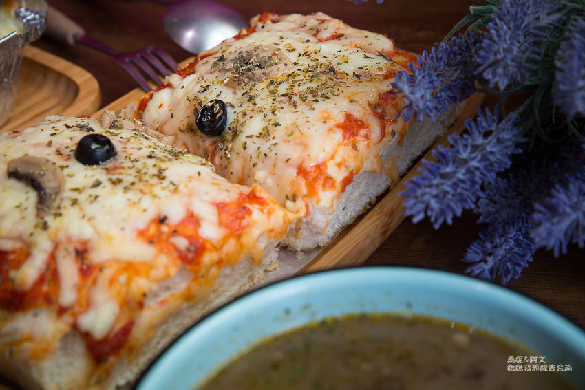 【台南美食】藏在南台學區的平價PIZZA,一個人就可以獨享的Pizza Bar 【台南美食】藏在南台學區的平價PIZZA,一個人就可以獨享的Pizza Bar