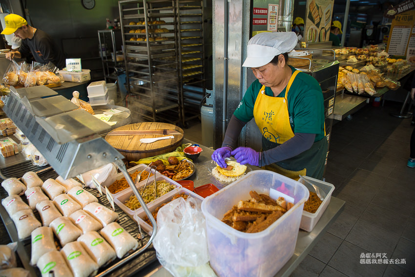 【台南美食】人潮滿滿的早餐店,新鮮現做,種類超多!曜陽營養三明治 【台南美食】人潮滿滿的早餐店,新鮮現做,種類超多!曜陽營養三明治