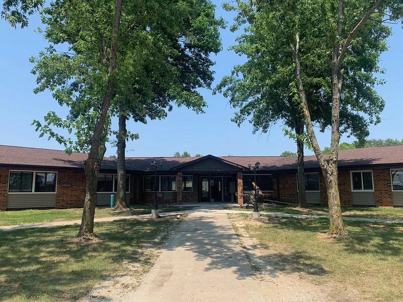 The Oaks Apartments, Belle Plaine D&D Real Estate