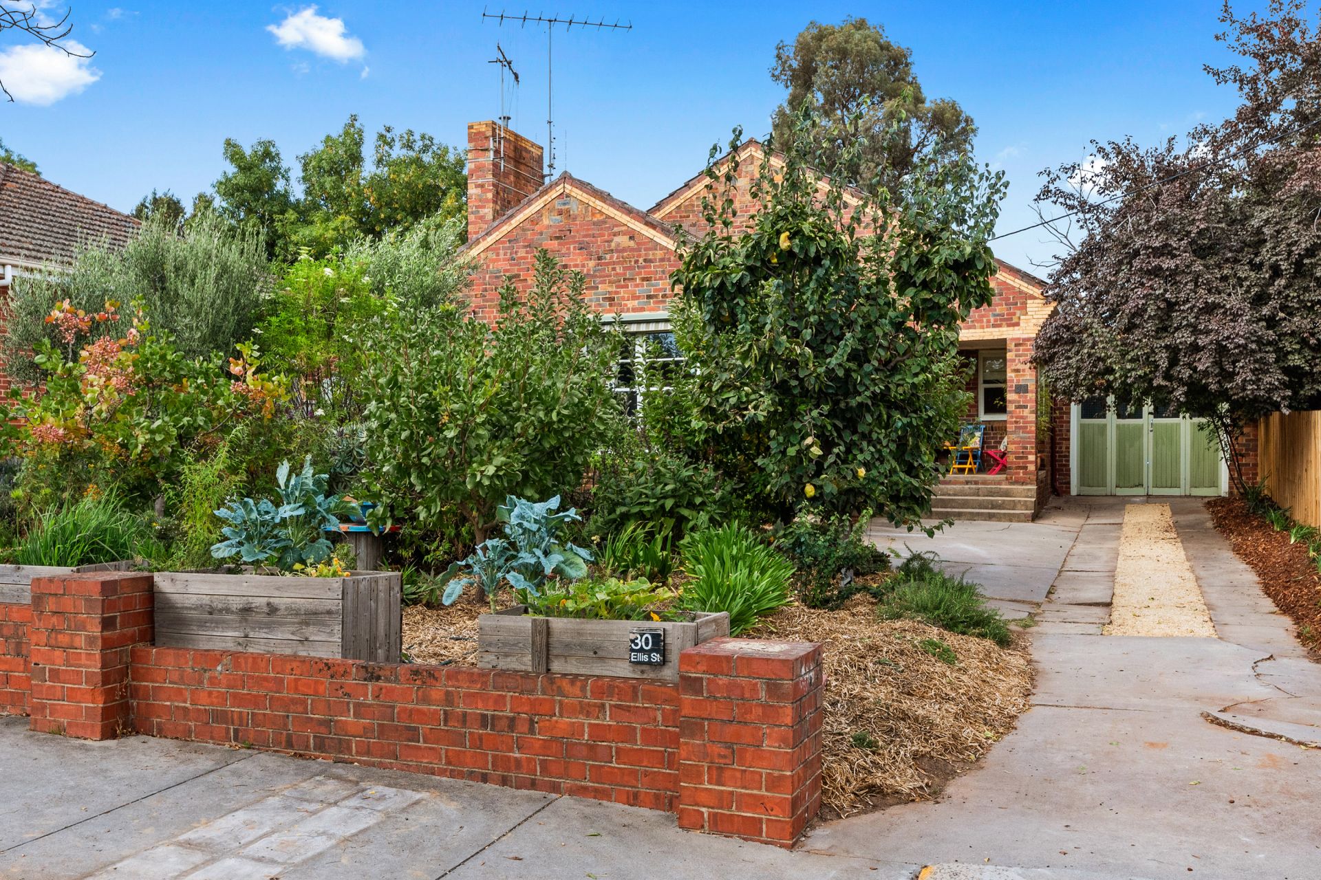 30 Ellis Street, Flora Hill DCK Real Estate