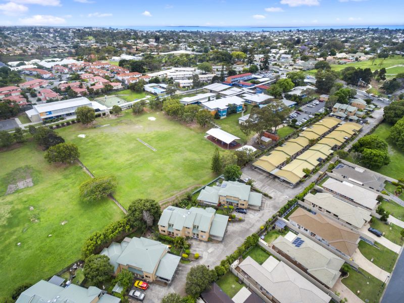 Real Estate For Sale 30/2018 Wynnum Road Wynnum West , QLD