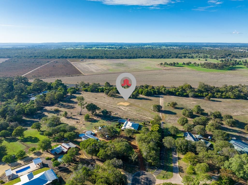 Real Estate For Sale 31 Kent Road Stratham , WA