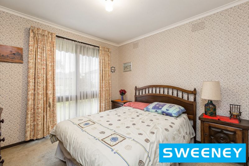 12 McIntyre Drive, ALTONA Sweeney Estate Agents