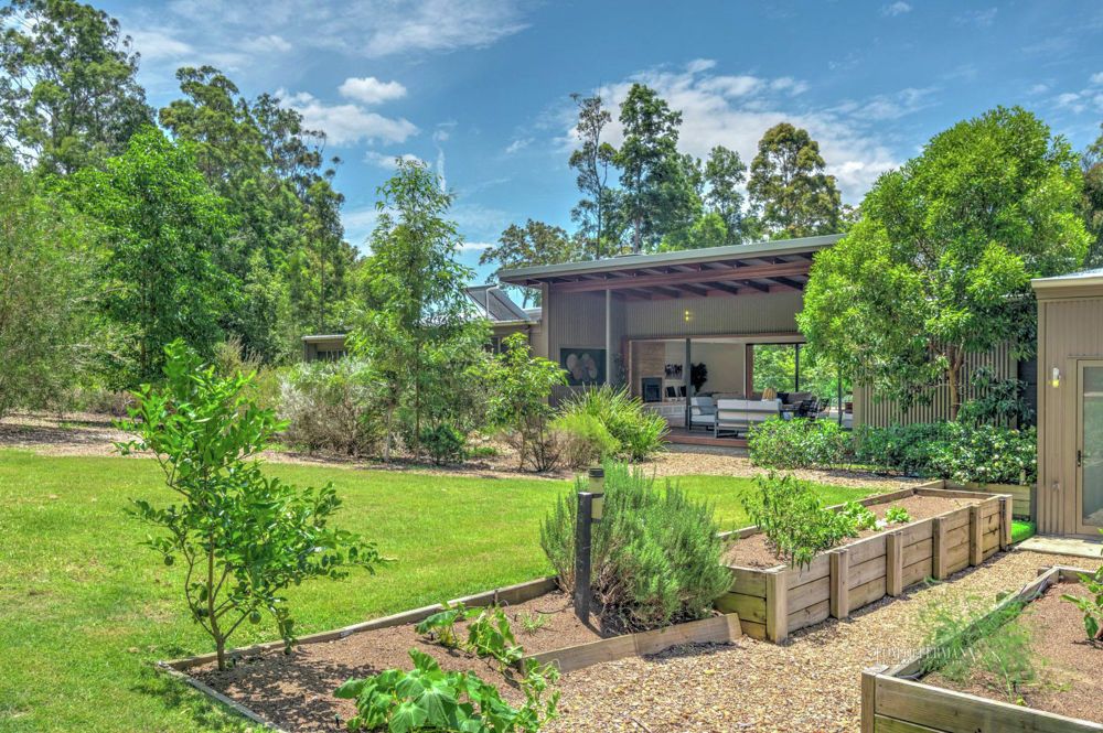 Real Estate For Sale 734 Calanthe Ave Doonan , QLD
