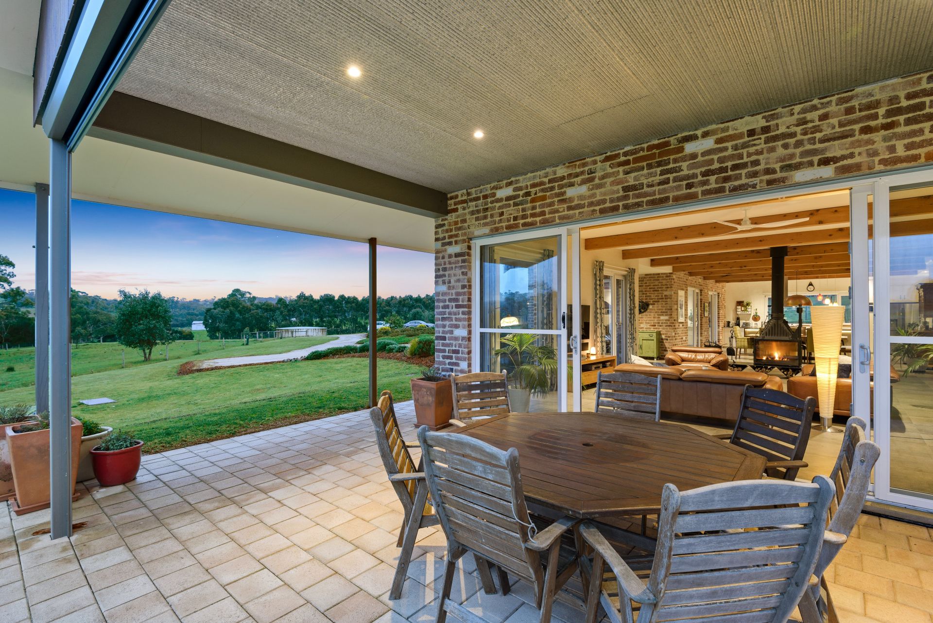 1433 Harrogate Road, Harrogate Adcock Real Estate