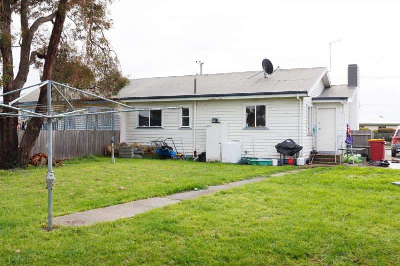 3 Carins Street, WAVERLEY Living Here Launceston