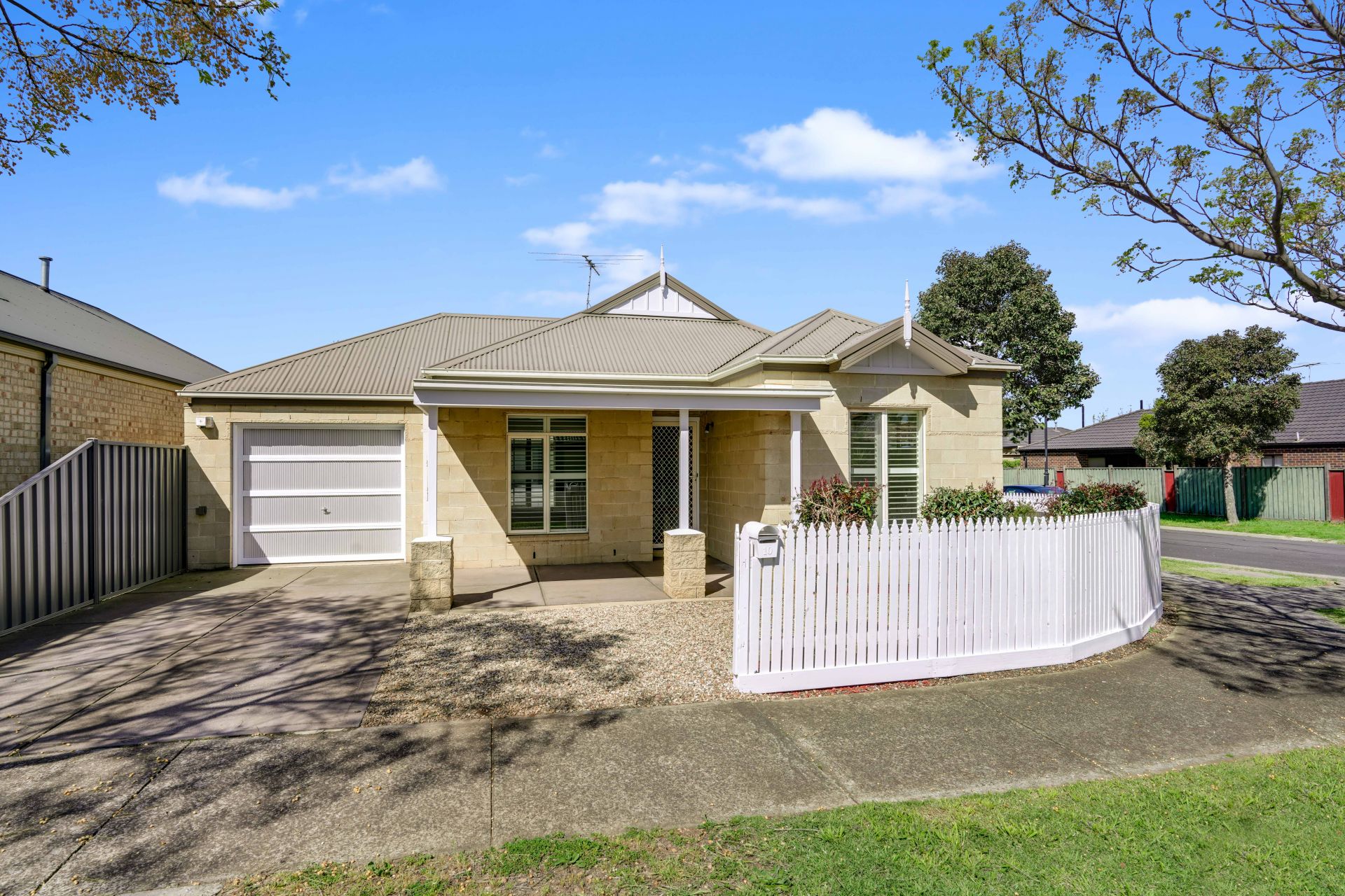 10 Klippel Way, Caroline Springs OBrien Real Estate