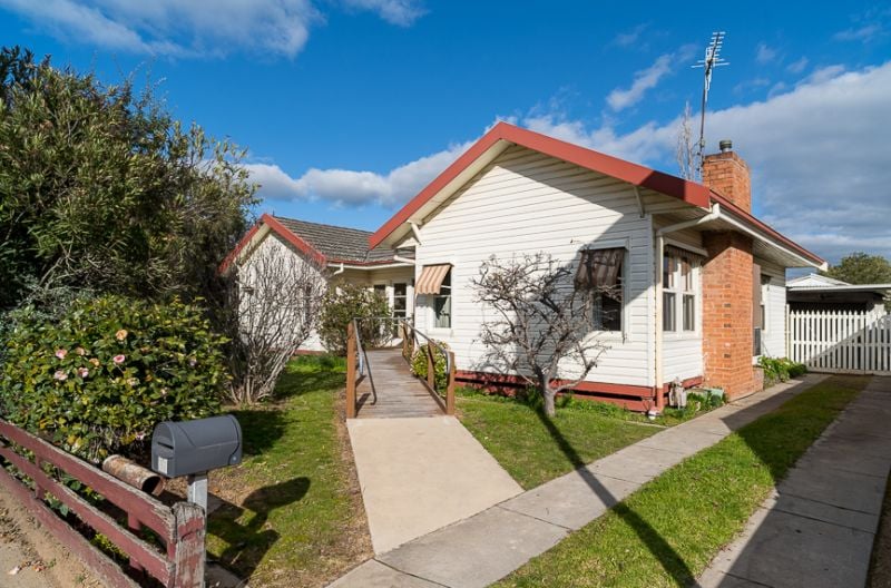 77 Bridge Street West, BENALLA Living Here Benalla